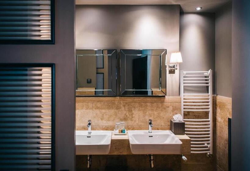 سوییت, Baltazár Boutique