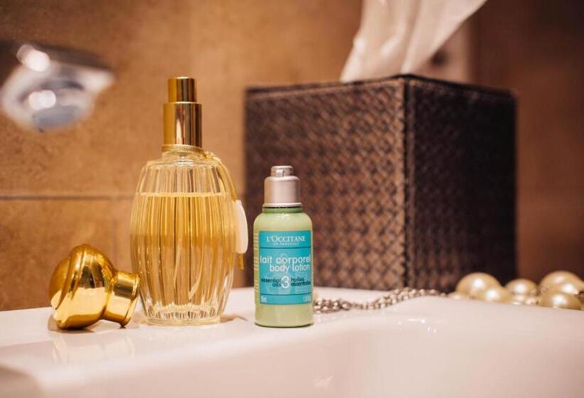 سوییت, Baltazár Boutique