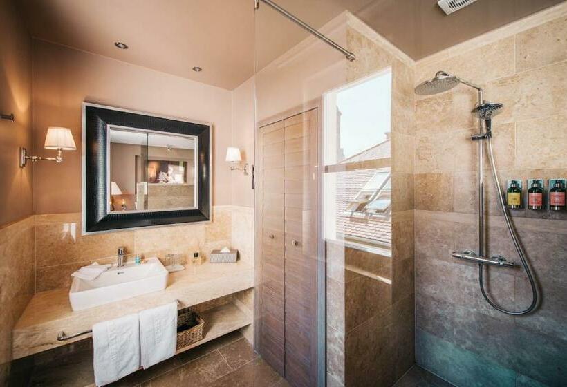 اتاق لوکس, Baltazár Boutique