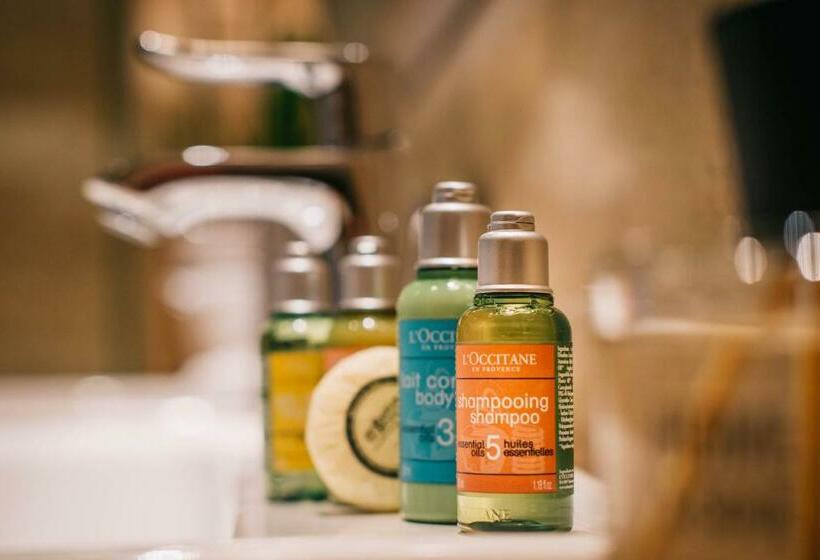 اتاق لوکس, Baltazár Boutique