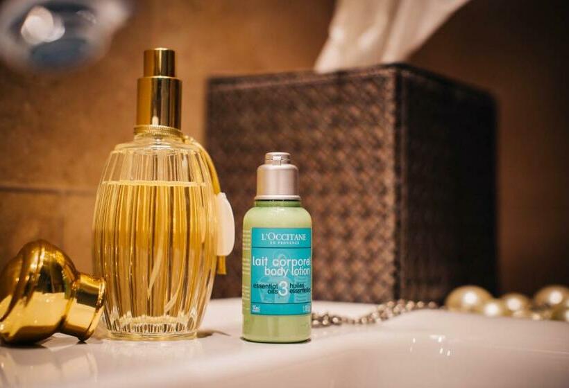 اتاق لوکس, Baltazár Boutique