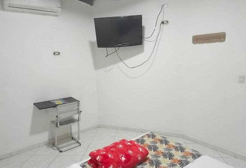 标准间, Brisas Medellin