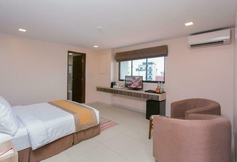 اتاق لوکس, Champa Central