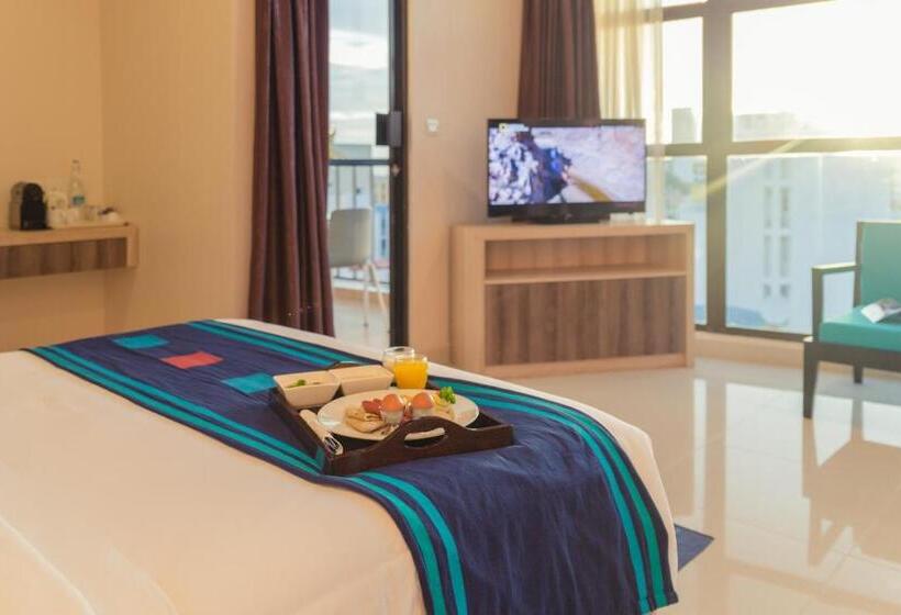 اتاق اجرایی, Champa Central