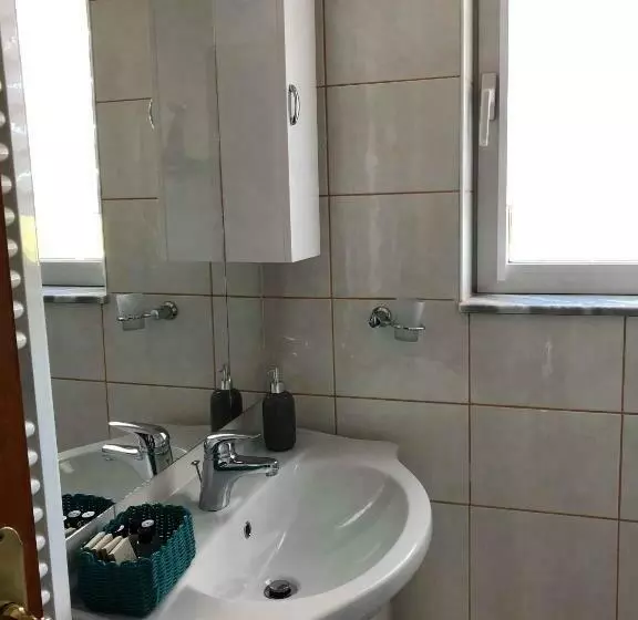 Quarto Triplo Standart Vista Mar, Dela