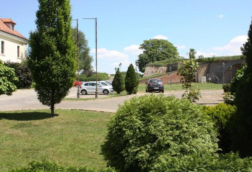 سوئیت با چشم‌انداز رودخانه, Garni Hotel Leopold I