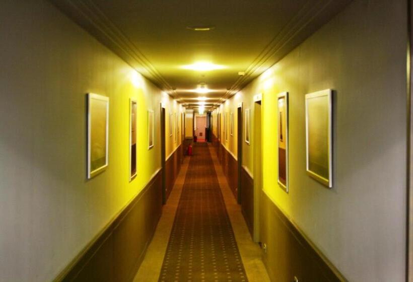 سوئیت با چشمانداز رودخانه, Garni Hotel Leopold I