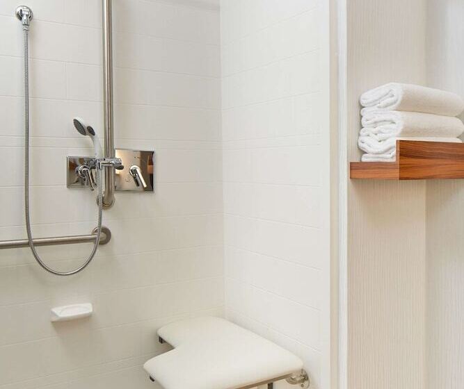 غرفة قياسية لذوى الاحتياجات الخاصة, Hilton Garden Inn Boston/marlborough