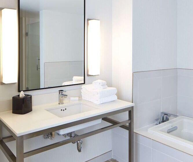 غرفة قياسية لذوى الاحتياجات الخاصة, Hilton Garden Inn Boston/marlborough