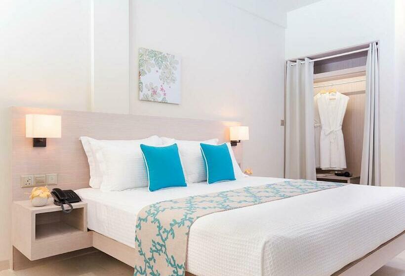 اتاق لوکس با چشمانداز دریا, Malahini Kuda Bandos Resort