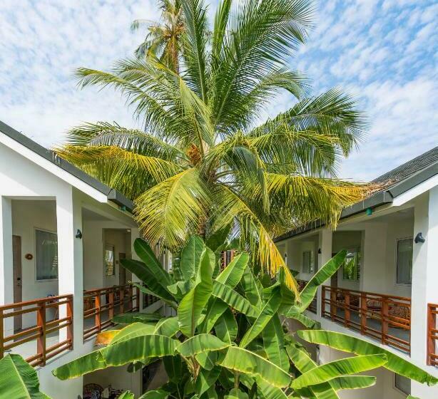اتاق استاندارد با چشم‌انداز باغ, Malahini Kuda Bandos Resort
