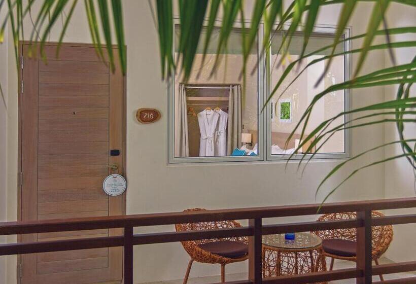 اتاق استاندارد با چشمانداز باغ, Malahini Kuda Bandos Resort