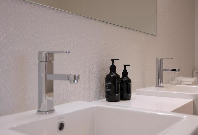 חדר סופריור עם מיטת קינג, Porters Boutique