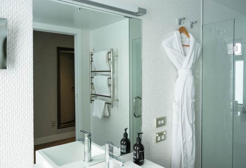 סוויטה מלכותית, Porters Boutique