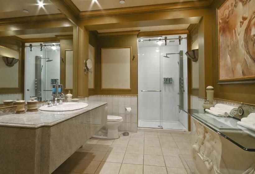 سوئیت با تخت بزرگ, Quebec Inn