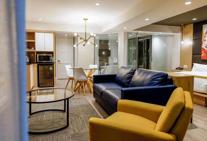 سوئیت تم دار, Quebec Inn