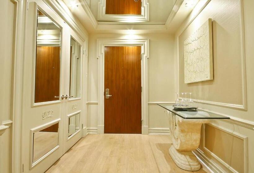 سوئیت با تخت بزرگ, Quebec Inn