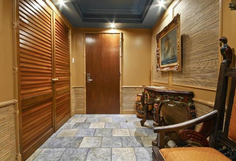 سوئیت با تخت بزرگ, Quebec Inn