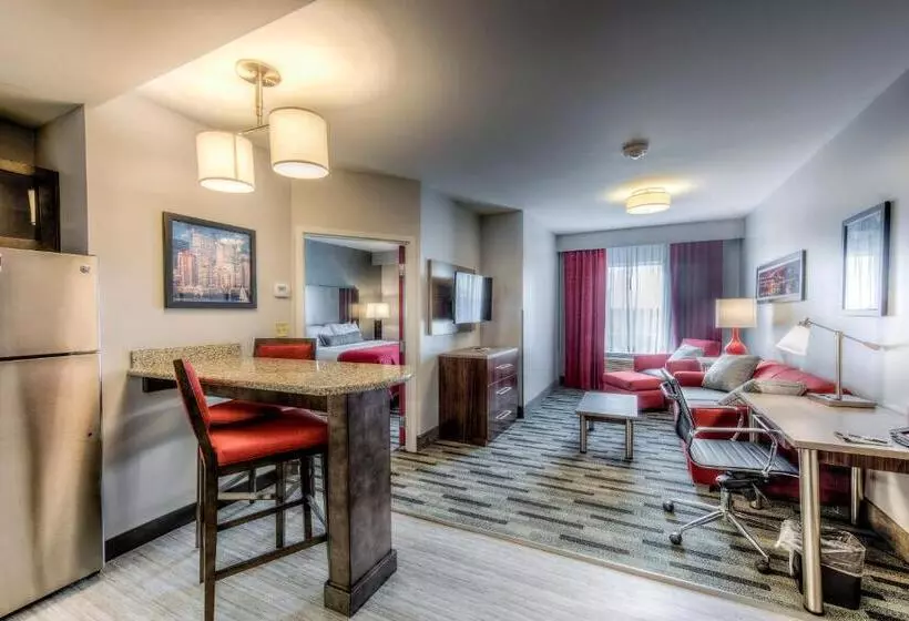 キングサイズベッドのスイートルーム, Staybridge Suites   University Area Osu, An Ihg