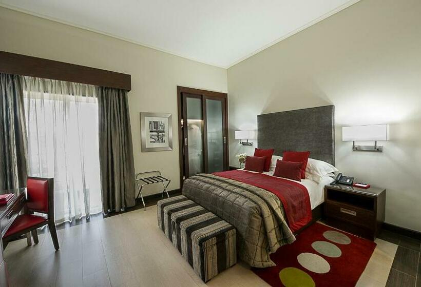 اتاق کلاسیک, The George