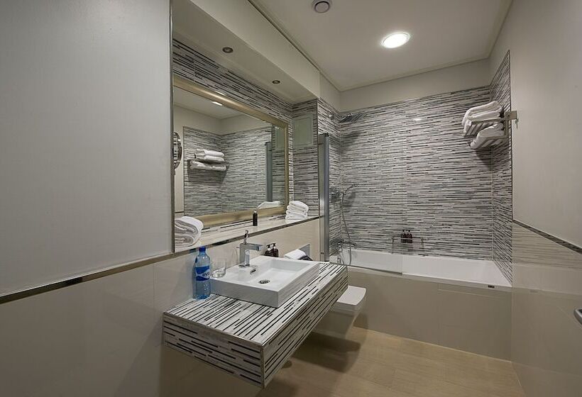 سوئیت کلاسیک, The George