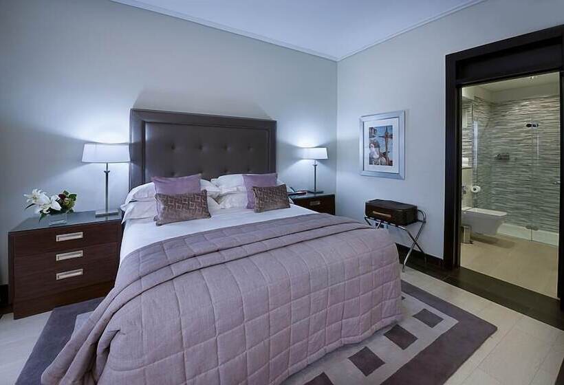 سوئیت کلاسیک, The George