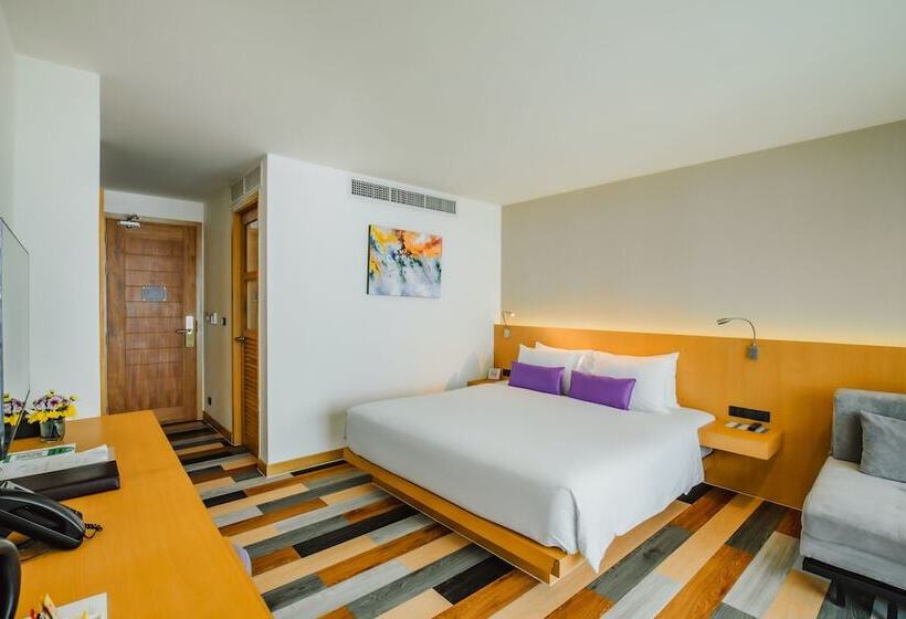 스탠다드 연결 룸, The Lunar Patong