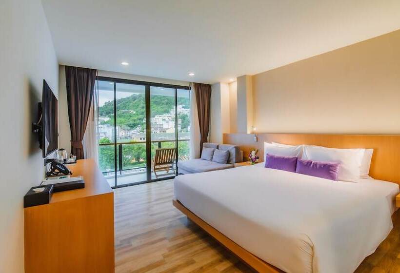 Номер Executive Вид на Бассейн, The Lunar Patong