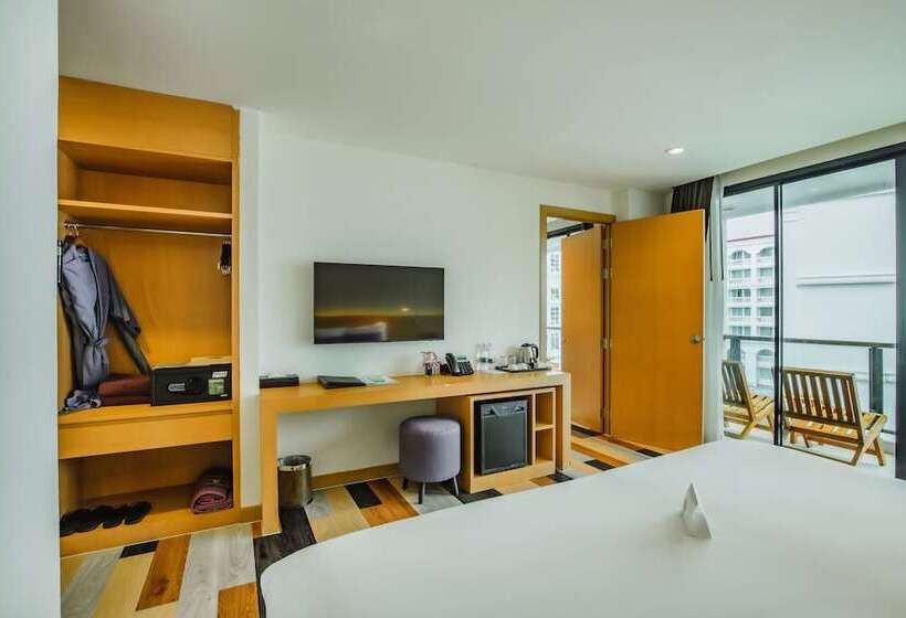 스탠다드 연결 룸, The Lunar Patong