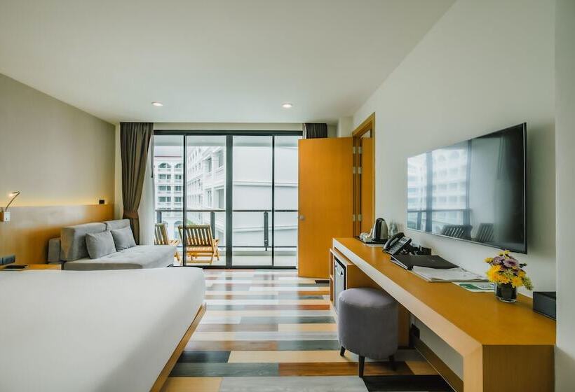 스탠다드 연결 룸, The Lunar Patong