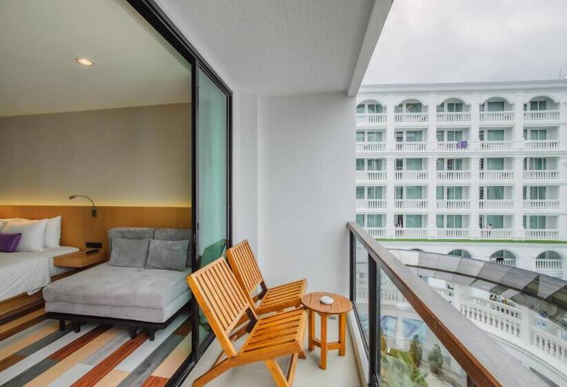 스탠다드 연결 룸, The Lunar Patong