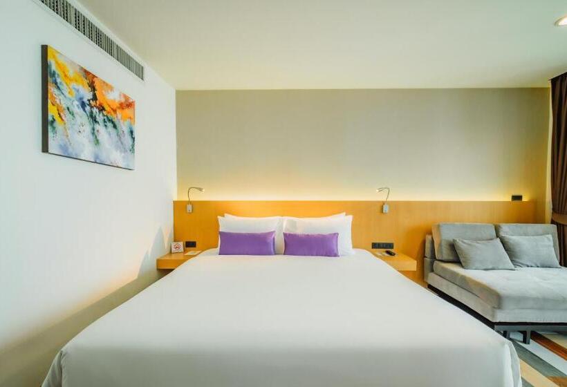 스탠다드 연결 룸, The Lunar Patong