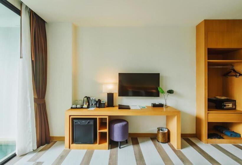 클래식 룸, The Lunar Patong