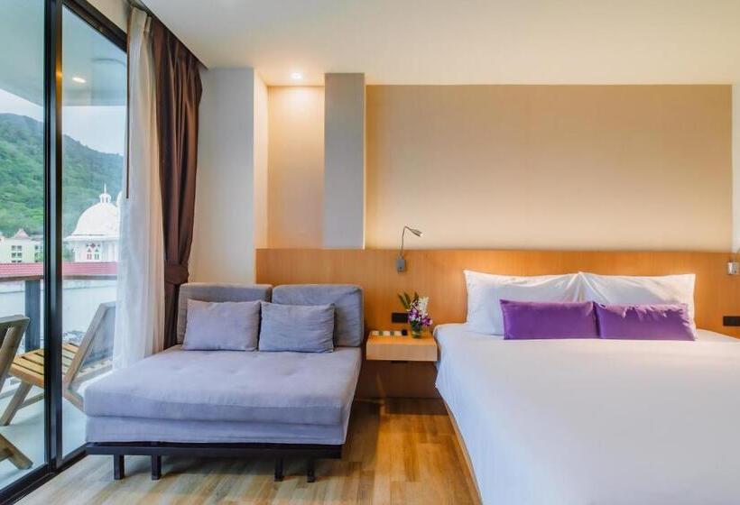 디럭스 룸 산전망, The Lunar Patong