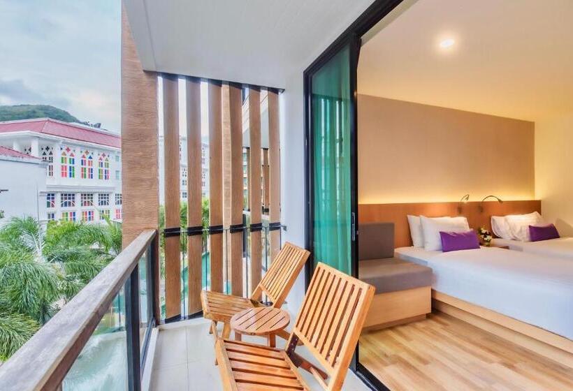 디럭스 룸 산전망, The Lunar Patong