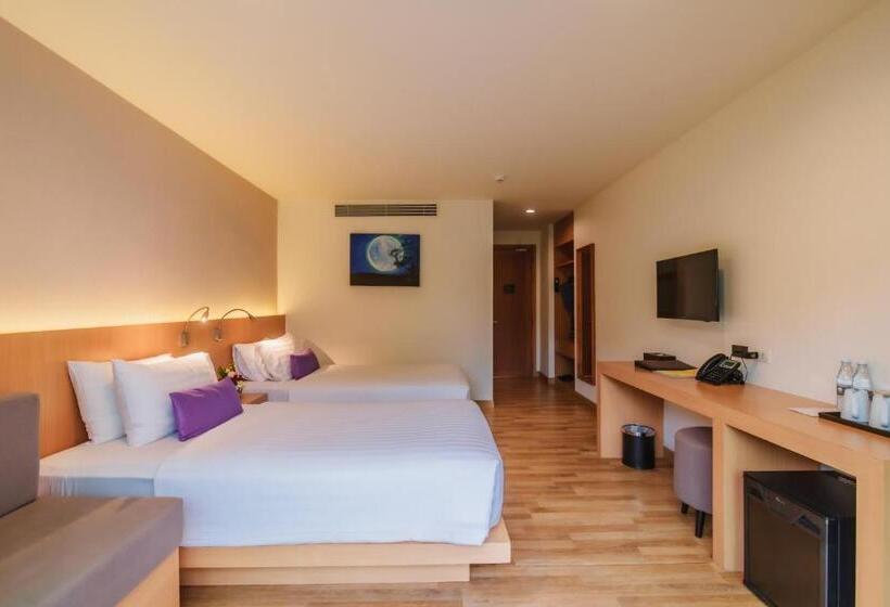 디럭스 룸 산전망, The Lunar Patong