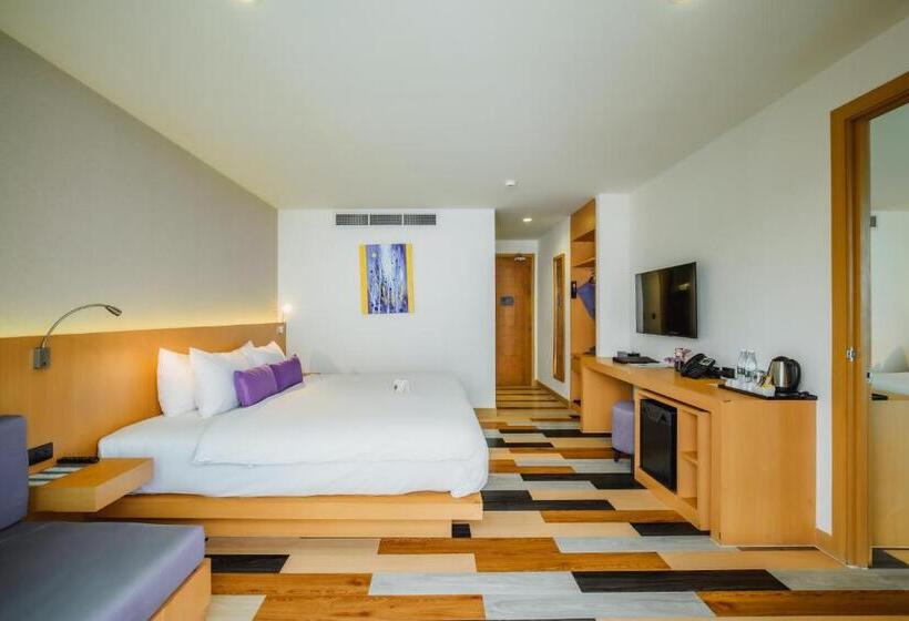 스탠다드 연결 룸, The Lunar Patong