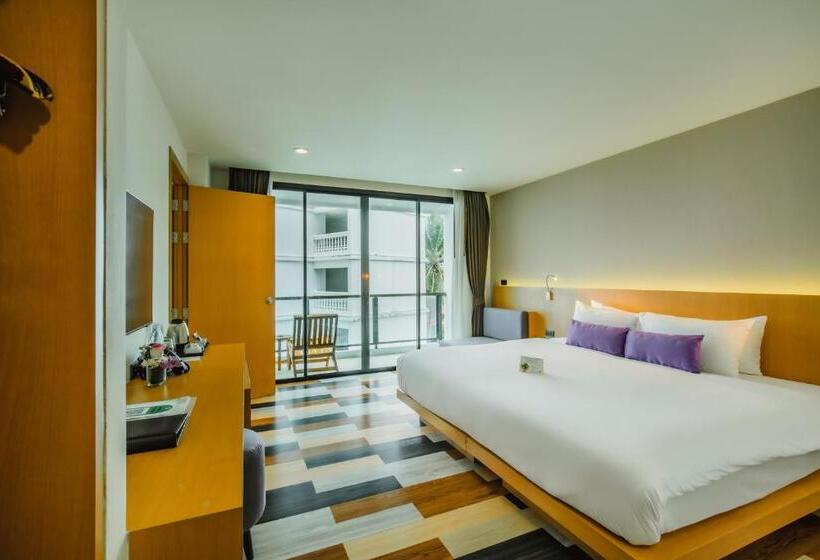 스탠다드 연결 룸, The Lunar Patong