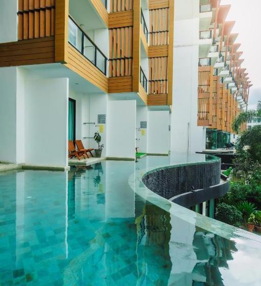 클래식 룸, The Lunar Patong