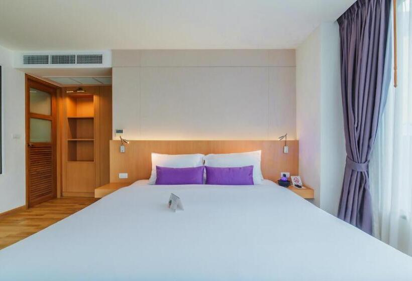 이그제큐티브 스위트, The Lunar Patong