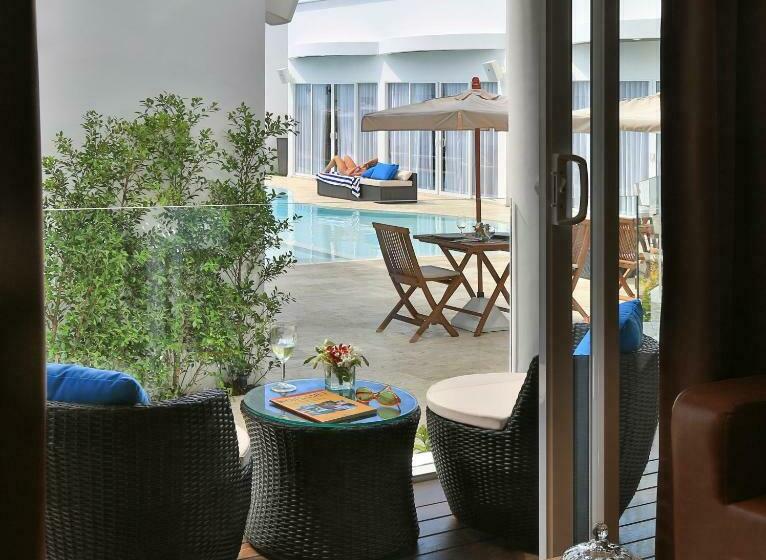 디럭스 룸, The Privilege Hotel Ezra Beach Club