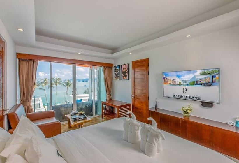 غرفة ديلوكس مطلّة علي البحر, The Privilege Hotel Ezra Beach Club