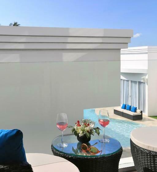 디럭스 룸, The Privilege Hotel Ezra Beach Club