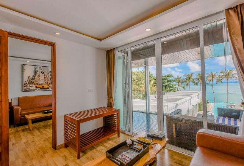 غرفة ديلوكس مطلّة علي البحر, The Privilege Hotel Ezra Beach Club