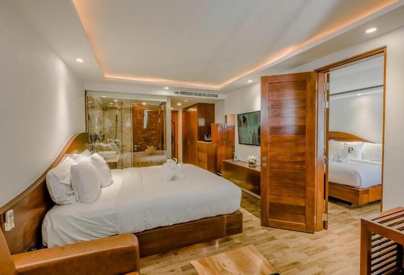 غرفة ديلوكس مطلّة علي البحر, The Privilege Hotel Ezra Beach Club