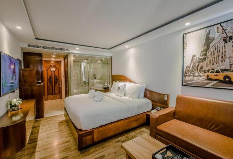 غرفة ديلوكس مطلّة علي البحر, The Privilege Hotel Ezra Beach Club