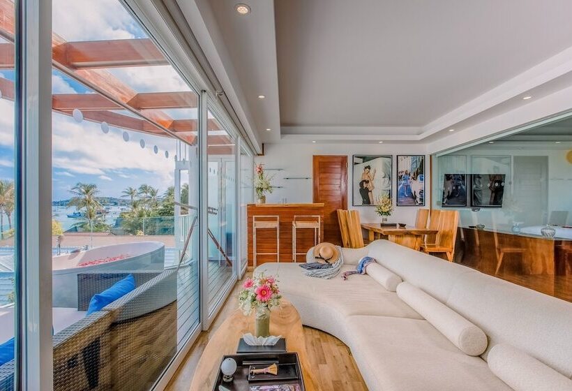 جناح دور أخير, The Privilege Hotel Ezra Beach Club