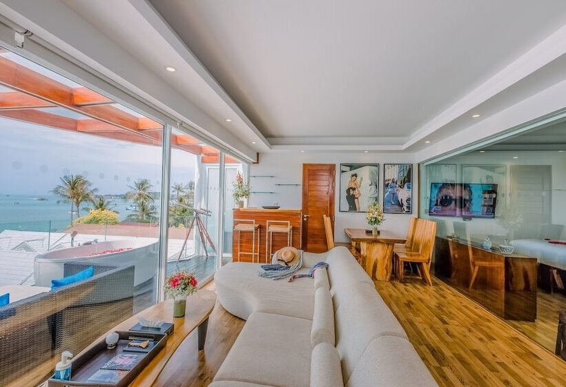 جناح دور أخير, The Privilege Hotel Ezra Beach Club