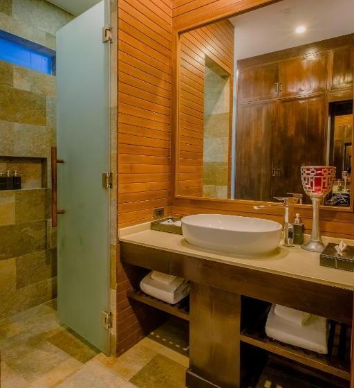 غرفة ديلوكس, The Privilege Hotel Ezra Beach Club