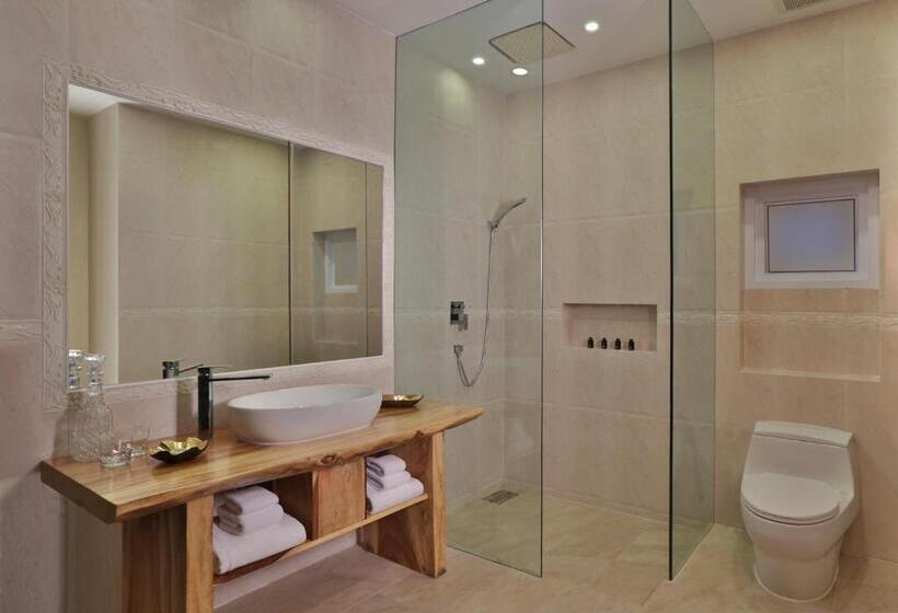 فيلا غرفة نوم واحدة مع مسبح, The Privilege Hotel Ezra Beach Club